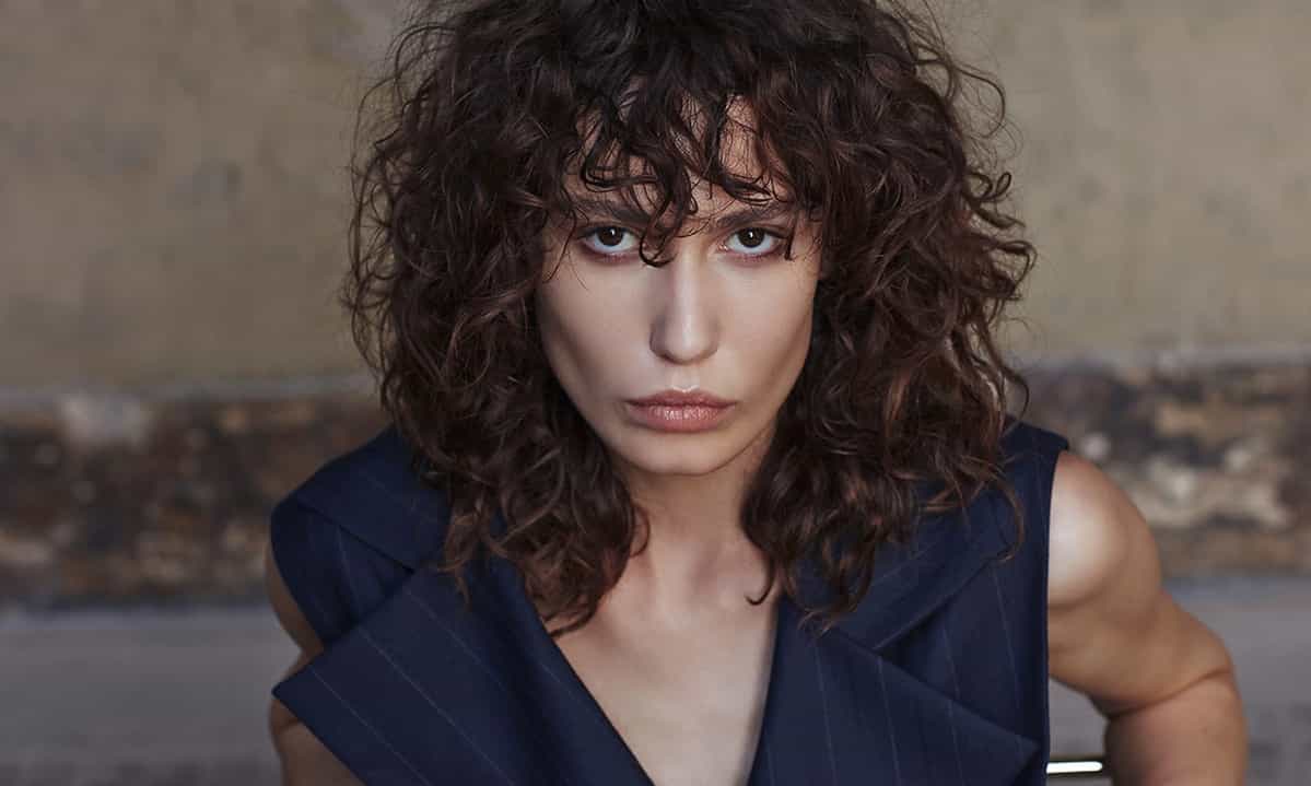 Peinados con extensiones de cabello ondulado